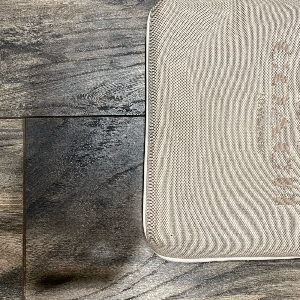 COACH || Crossbody - Picture 2 of 2